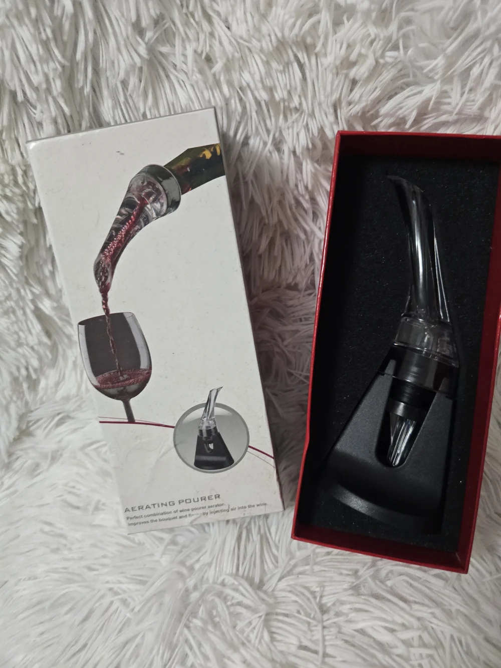 Wine Aerating Pourer - Clear and Black